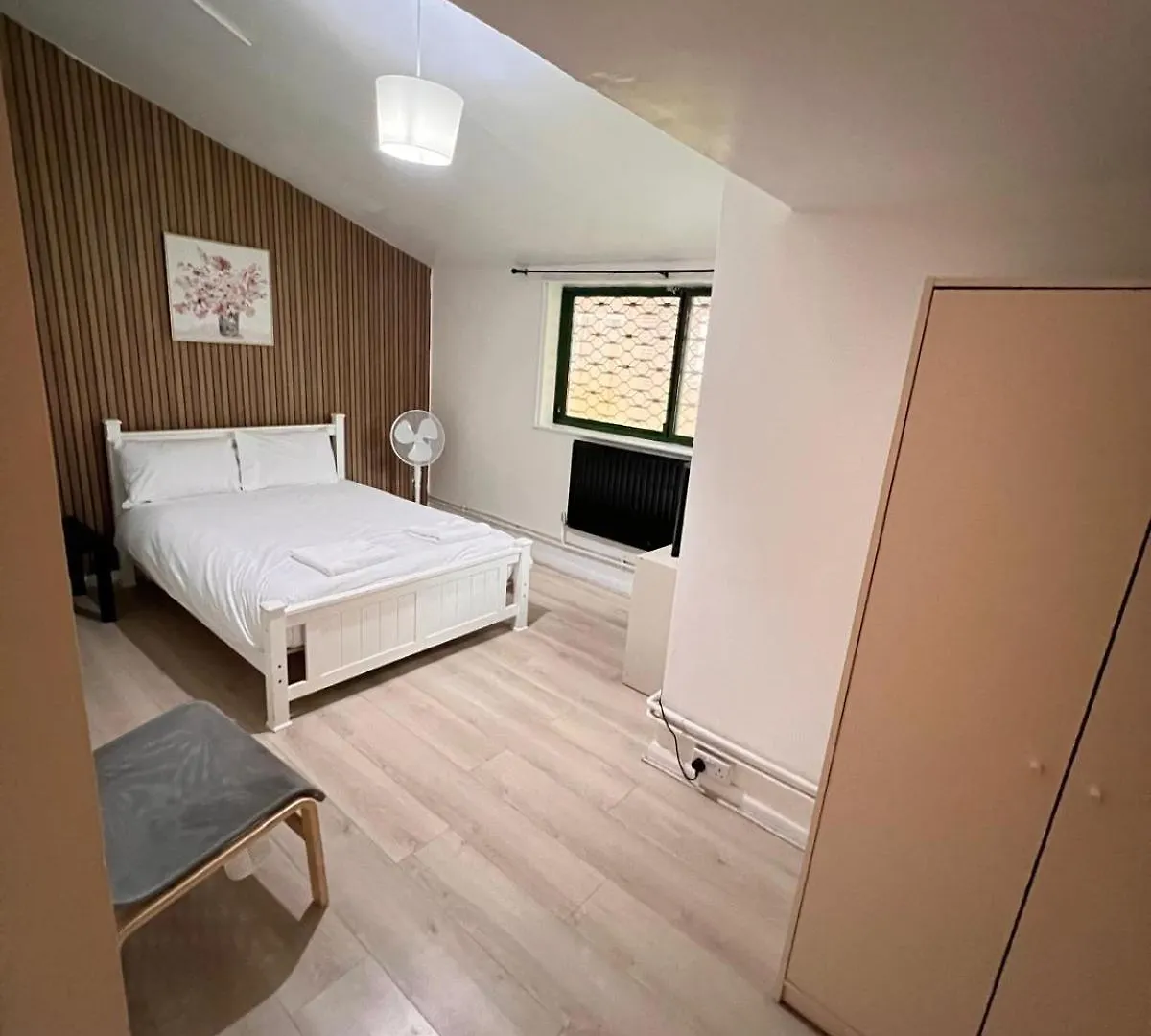 London E2 Rooms Guest house